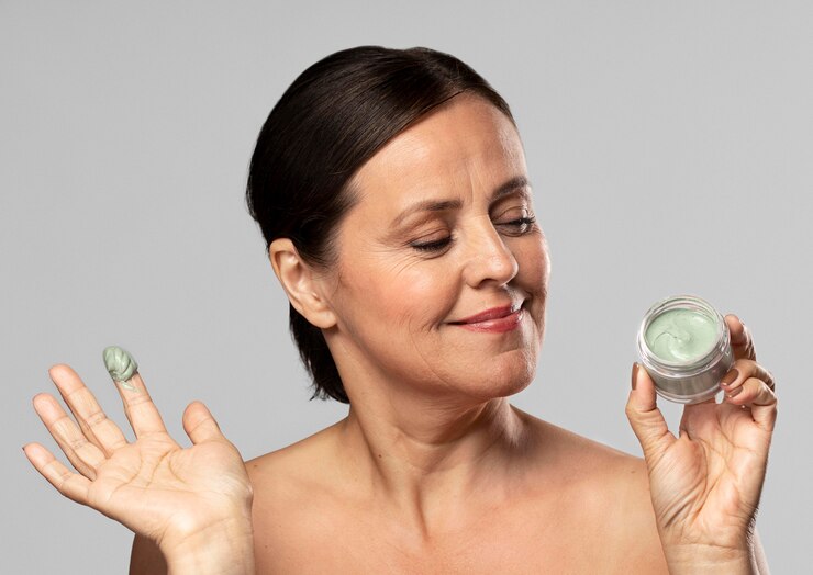 Top 5 Best Anti-Aging Moisturizers for Oily Skin: Comprehensive Reviews and Features